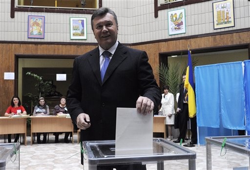 Ukraine votes, Yanukovych's party expected to keep majority - Oct. 28 ...